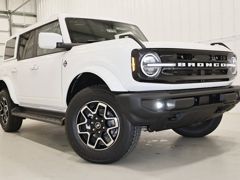 New 2025 Ford Bronco Outer Banks image 30