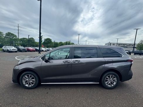 Used 2022 Toyota Sienna LE FWD image 8