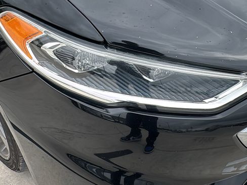 Used 2018 Ford Fusion Sport w/ Equipment Group 401A AWD/4WD image 9