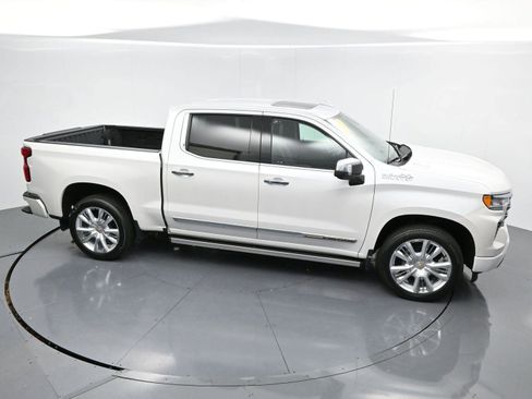 Used 2022 Chevrolet Silverado 1500 High Country w/ Technology Package image 40