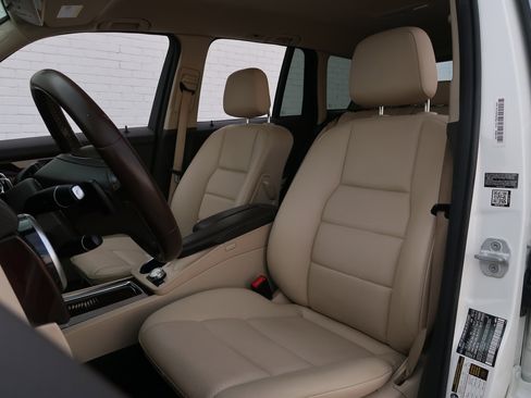 Used 2015 Mercedes-Benz GLK 250 BlueTEC 4MATIC image 12