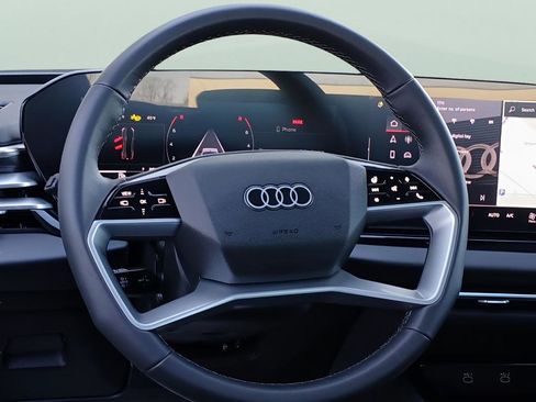 Used 2025 Audi A5 2.0T Premium AWD/4WD image 9