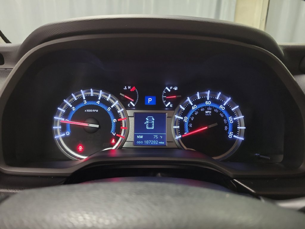 Used 2015 Toyota 4Runner Limited AWD/4WD image 25