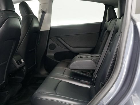 Used 2023 Tesla Model Y Long Range AWD/4WD image 27