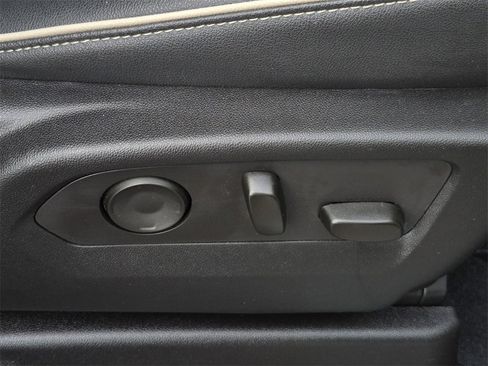 Used 2021 GMC Yukon SLT image 15