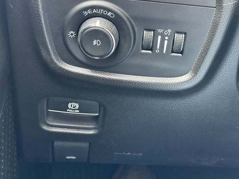 Used 2024 Jeep Grand Cherokee L Limited w/ Luxury Tech Group II AWD/4WD image 16