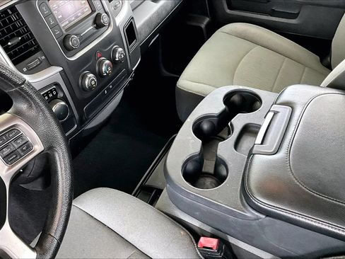 Used 2022 RAM 1500 Classic SLT RWD image 16