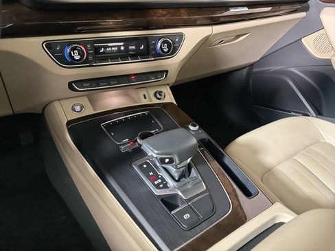 Used 2019 Audi Q5 2.0T Premium Plus w/ Premium Plus Package AWD/4WD image 17