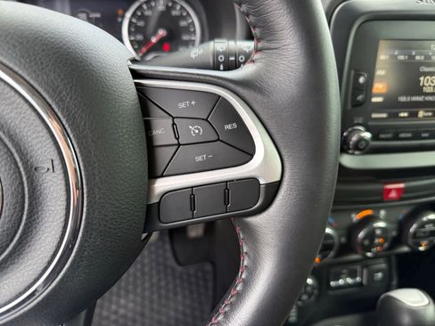 Used 2017 Jeep Renegade Trailhawk image 22