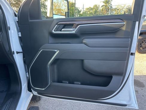 Used 2025 Chevrolet Silverado 2500 LT w/ Convenience Package image 26