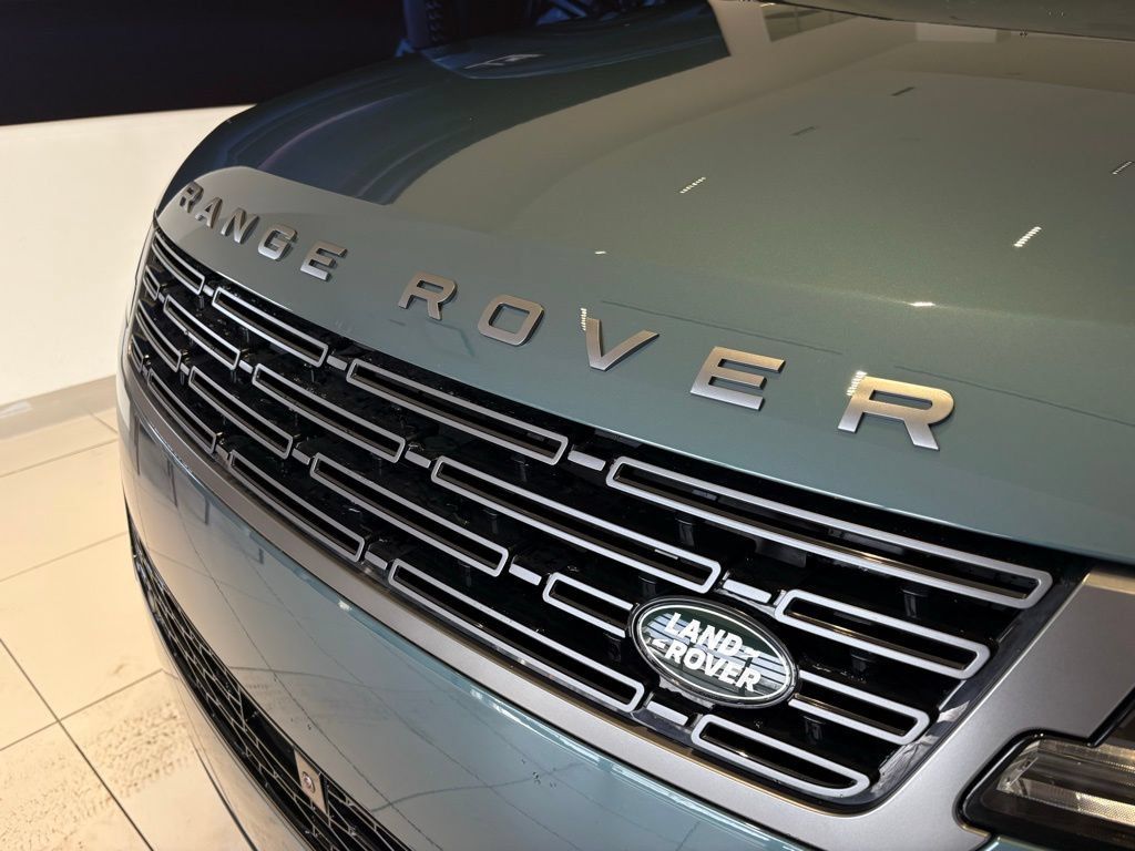 New 2026 Land Rover Range Rover Sport SE AWD/4WD image 8