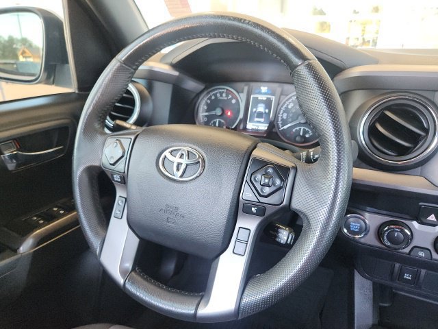 Used 2021 Toyota Tacoma TRD Off-Road AWD/4WD image 21