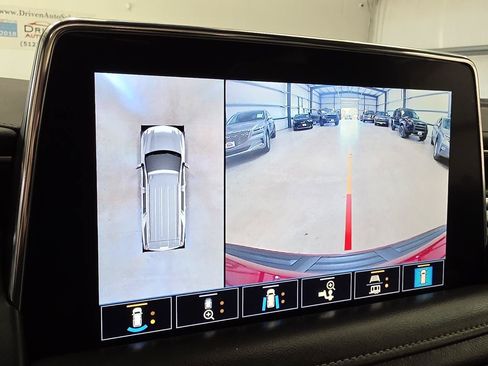 Used 2021 Chevrolet Suburban Z71 w/ Z71 Signature Package AWD/4WD image 21