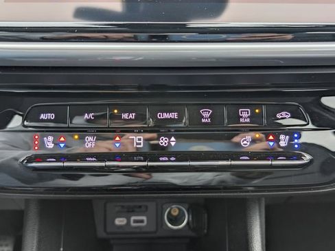 Used 2023 Chevrolet Bolt EUV LT w/ Convenience Package image 25