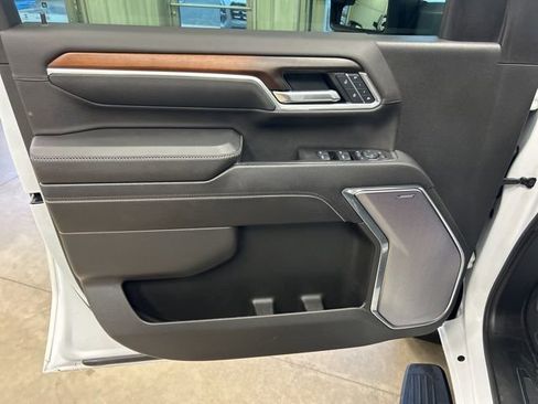 Used 2025 GMC Sierra 3500 Denali w/ Denali Reserve Package image 12