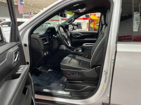 Certified 2024 GMC Yukon XL SLT AWD/4WD image 14