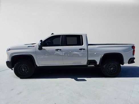 Used 2026 Chevrolet Silverado 2500 ZR2 AWD/4WD image 6