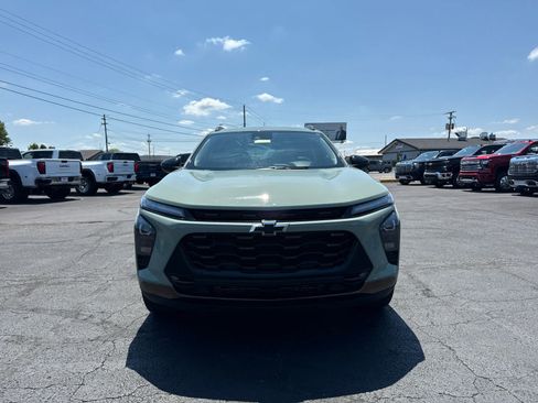 Certified 2025 Chevrolet Trax ACTIV w/ Driver Confidence Package FWD image 8