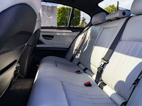 Used 2014 BMW M5 RWD image 23