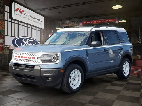 New 2025 Ford Bronco Sport Heritage w/ Convenience Package AWD/4WD image 1
