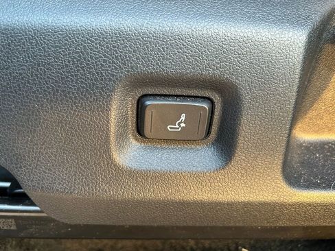 Used 2024 Toyota Tacoma TRD Sport image 16