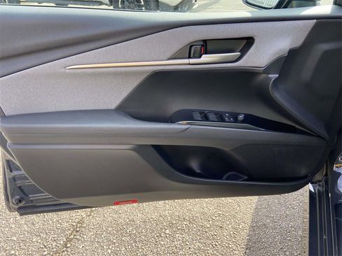 Used 2025 Toyota Camry LE image 11