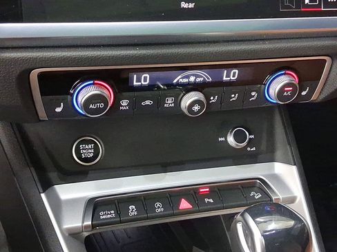 Used 2025 Audi Q3 2.0T Premium w/ Convenience Package image 17