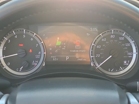 Certified 2023 Toyota Highlander L image 21