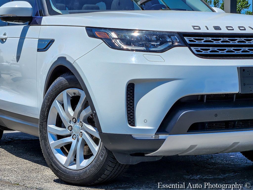 Used 2017 Land Rover Discovery HSE AWD/4WD image 3