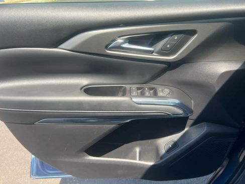 Used 2025 Chevrolet Traverse LT image 15