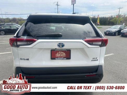Used 2020 Toyota RAV4 XLE w/ Carpet Mat Package image 16