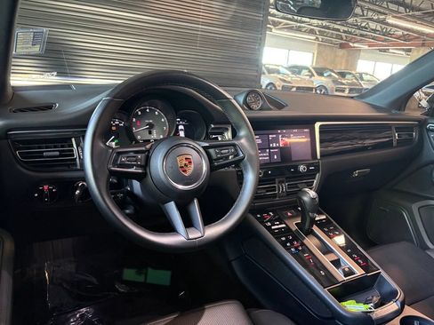 Certified 2023 Porsche Macan S AWD/4WD image 16