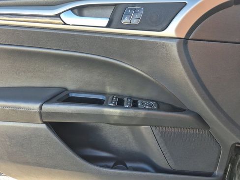 Used 2016 Ford Fusion SE w/ Equipment Group 202A image 7