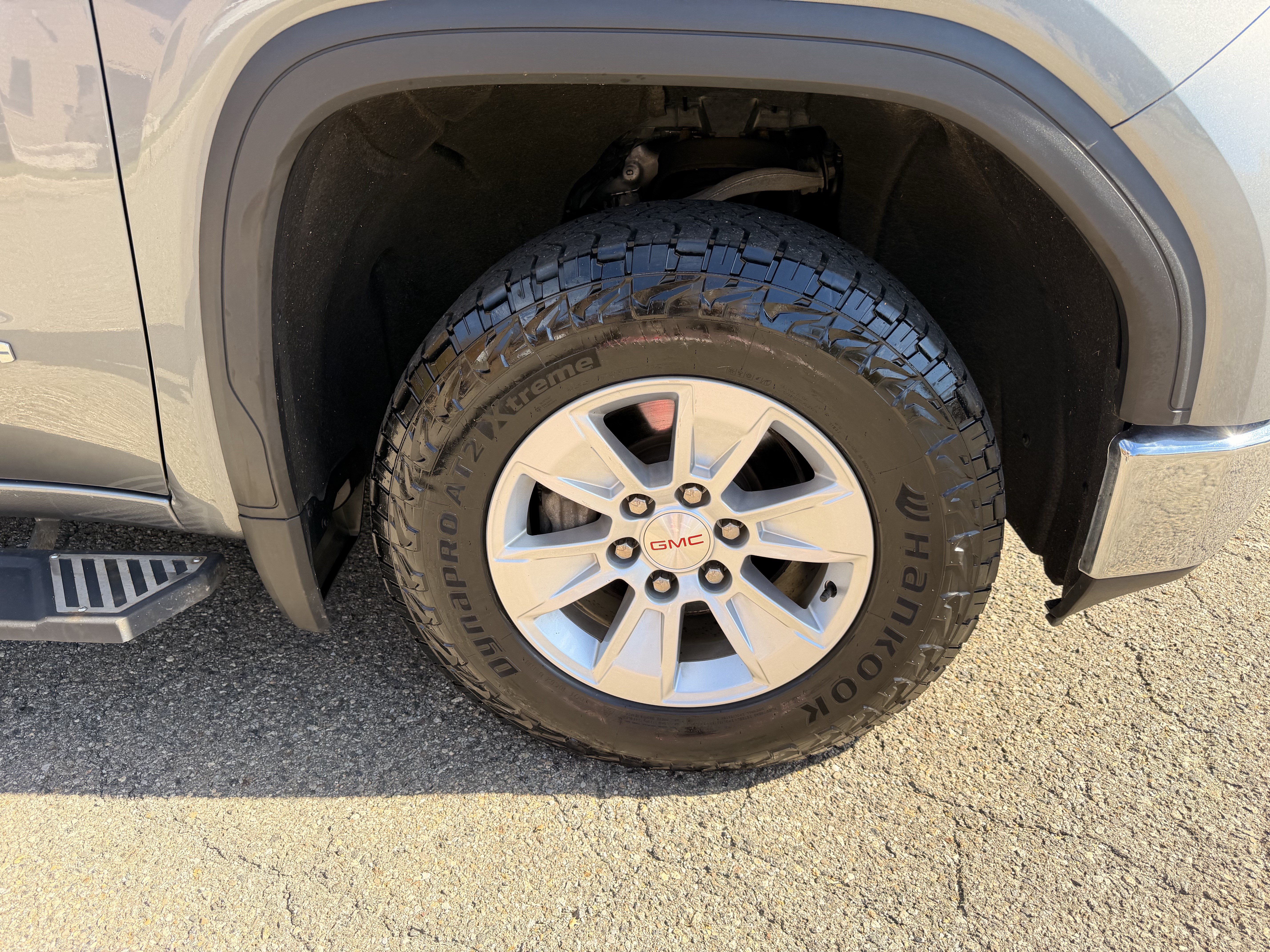 Used 2019 GMC Sierra 1500 SLE w/ SLE Value Package AWD/4WD image 10