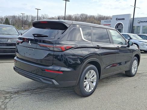 New 2026 Mitsubishi Outlander ES AWD/4WD image 4