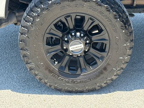Used 2022 Ford F250 Platinum w/ Tremor Off-Road Package AWD/4WD image 9