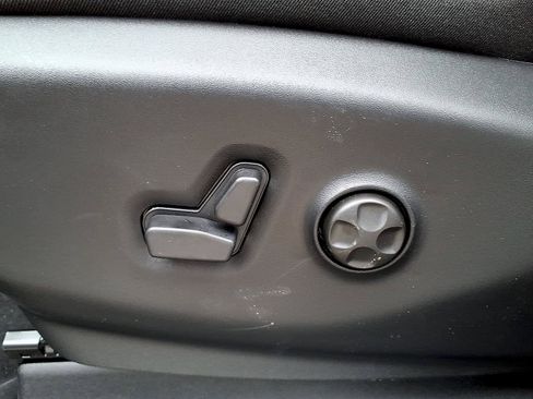 New 2026 Chrysler Voyager LX FWD image 12