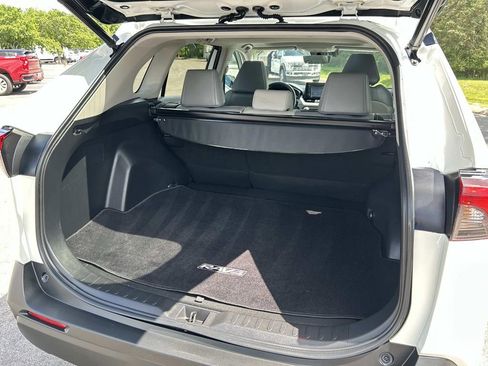 Used 2021 Toyota RAV4 XLE Premium image 13