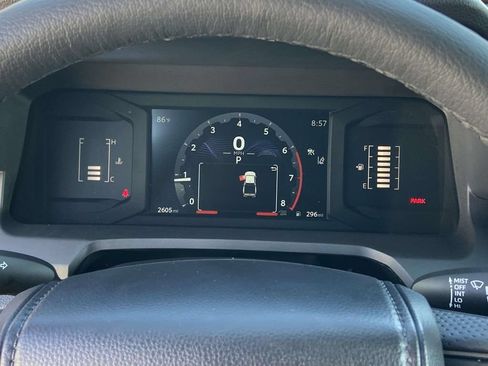 Used 2025 Toyota Tacoma SR5 AWD/4WD image 39