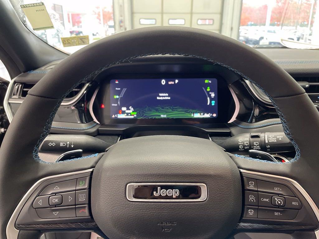 New 2024 Jeep Grand Cherokee Trailhawk w/ Advanced Protech Group II AWD/4WD image 16