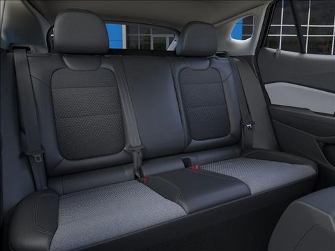 New 2025 Chevrolet Trax LT w/ Driver Confidence Package image 17