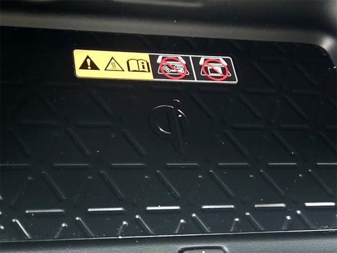 Used 2025 Toyota RAV4 XLE Premium image 21