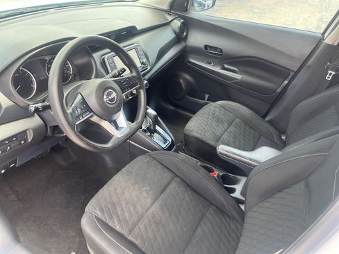 Used 2022 Nissan Kicks S FWD image 10