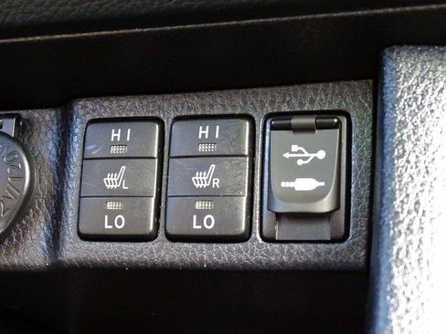 Used 2015 Toyota Corolla LE Premium FWD image 38