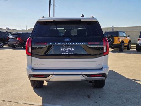 Used 2025 Ford Expedition Max Platinum image 5
