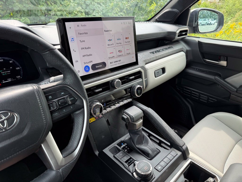 Used 2025 Toyota Tacoma Limited AWD/4WD image 42