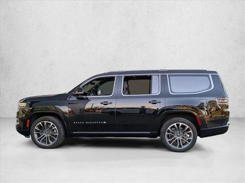Used 2022 Jeep Grand Wagoneer Series III w/ Rear Seat Video Group 1 AWD/4WD image 8