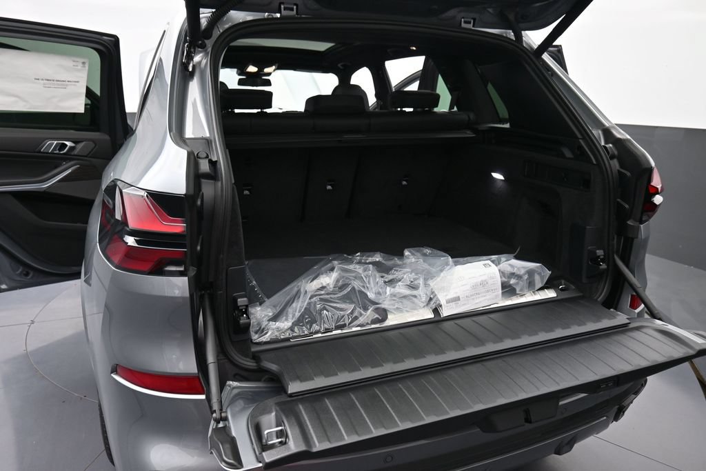 New 2026 BMW X5 xDrive50e w/ M Sport Package AWD/4WD image 18