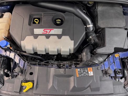 Used 2017 Ford Focus ST FWD image 11