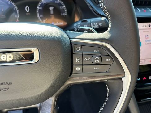 New 2026 Jeep Grand Cherokee 4WD image 19
